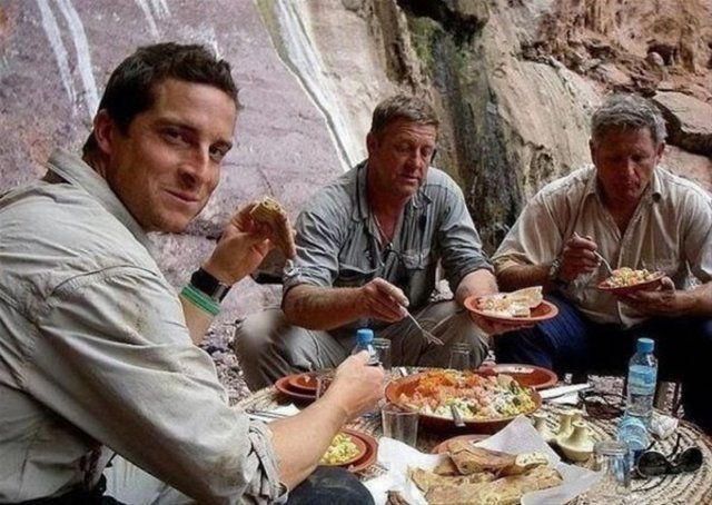 Meğer Bear Grylls herkesi böyle uyutmuş! Tüm foyası ortaya çıktı.