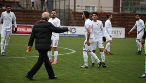 Amatör lig maçında kolonyalı 'koronavirüs' önlemi