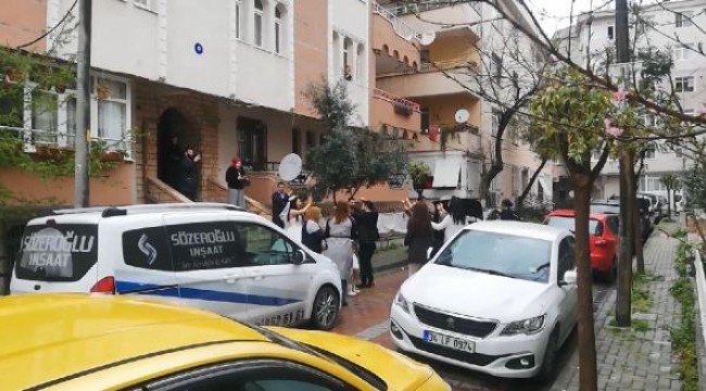 Avcılar'da bir grup koronavirüs dinlemedi, yol kapatıp halay çekti