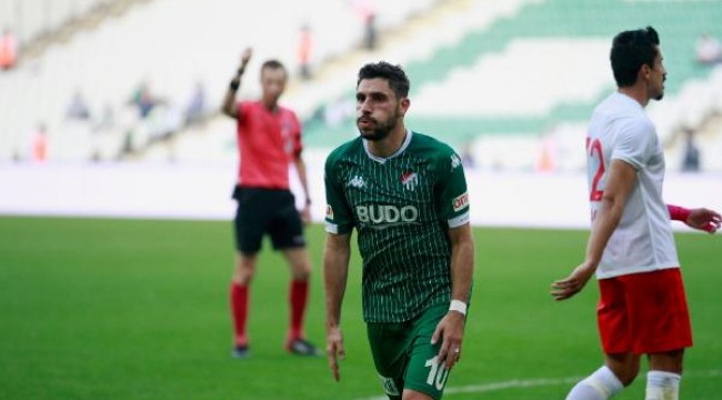 Bursaspor, Özer ve Anıl'ın kadro dışı kalmadığını açıkladı