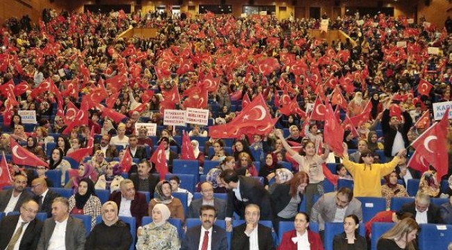 Diyarbakır'da 8 Mart, evlat nöbeti tutan annelerin katılımıyla kutlandı