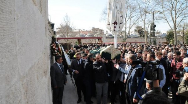 Fatih'te kocası tarafından öldürülen kadın son yolculuğuna uğurlandı