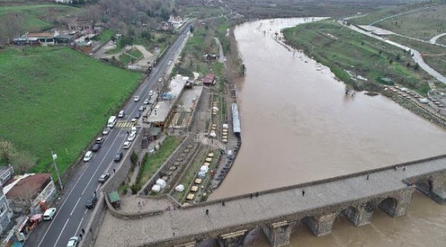 Koronavirüs endişesi nedeniyle, Diyarbakır'ın sembol mekanları boşaldı