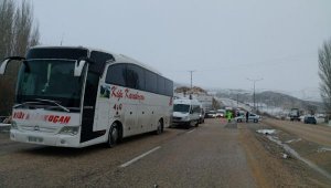 Malatya- Kayseri yolu kardan dolayı trafiğe kapatıldı