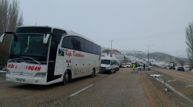 Malatya- Kayseri yolu kardan dolayı trafiğe kapatıldı