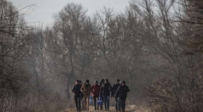 Meriç üzerinden Yunanistan'a geçmek için Doyran köyüne akın ediyorlar