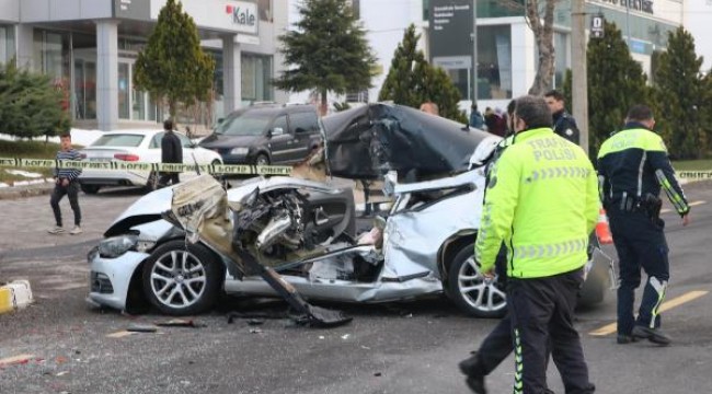 Nevşehir'de otomobil TIR'a çarptı: 1 ölü