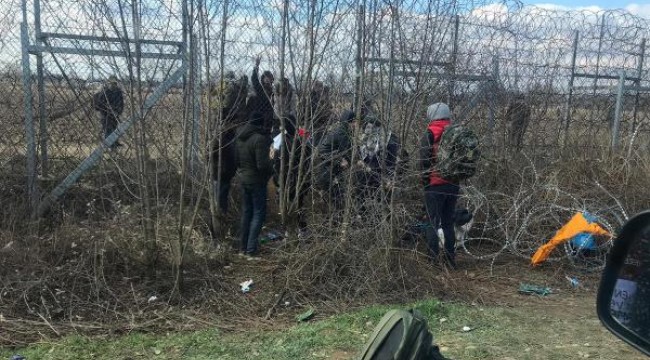 Tüm engelleri aşan binlerce göçmen, Yunanistan'a geçti