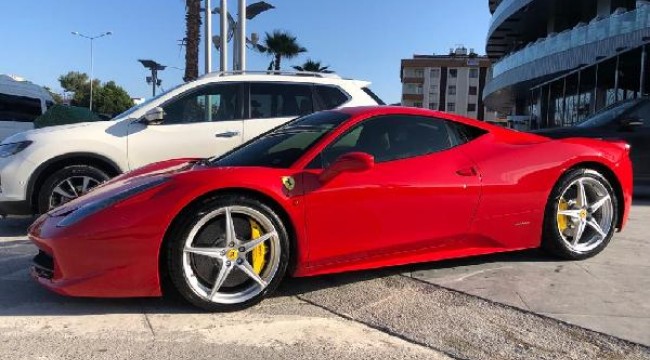 1.5 milyonluk Ferrari'si olan kişi, 1000 liralık yardıma başvurdu