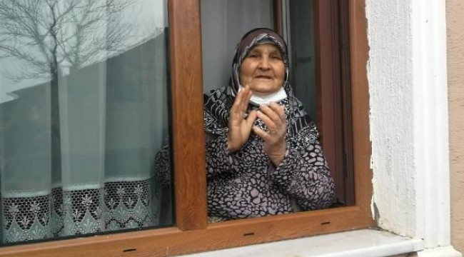 80 yaşındaki Nazmiye nine, koronavirüsü yendi