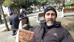 Avcılar'da parktaki bankta oturmaya devam ettiler