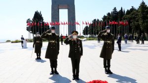 Çanakkale Kara Savaşları'nın 105'inci yılında şehitler anıldı