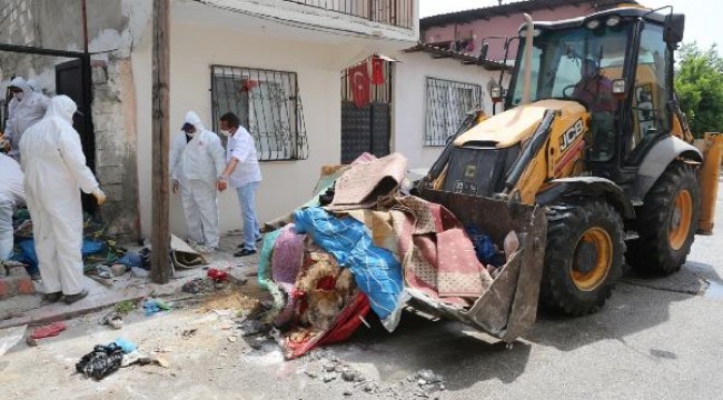 Çöp evden 30 ton atık çıktı