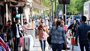 Diyarbakır'da yasak öncesi cadde ve sokaklarda yoğunluk