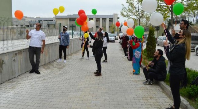 Elazığ'da lösemili çocuklara 23 Nisan sürprizi 