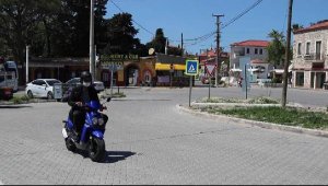 Foça'da Belediye Başkanı Gürbüz'den motosikletli denetim