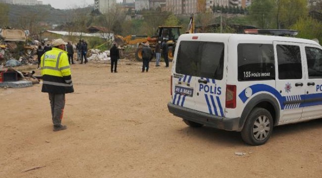 Hafriyat sahasında, çuval içinde ceset bulundu 