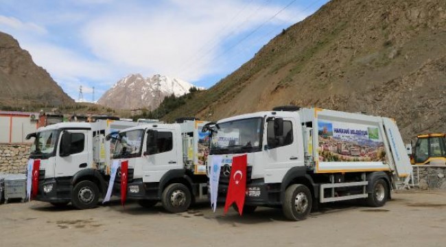 Hakkari Belediyesi'ne 1 milyon TL hibeyle alınan araçlar hizmete girdi