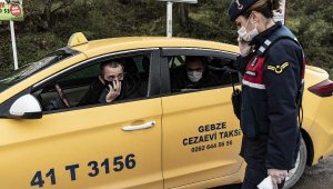 İstanbul'a köy yollarından girmek isteyenlere denetim: Taksiyle giremedi, yürümek zorunda kaldı