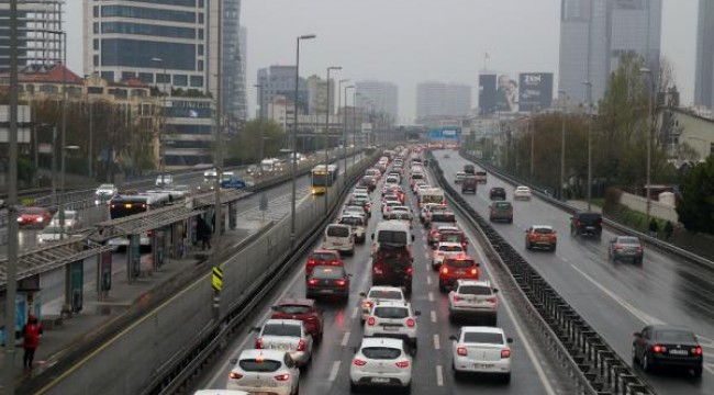 İstanbul'da uzun aradan sonra trafik yoğunluğu