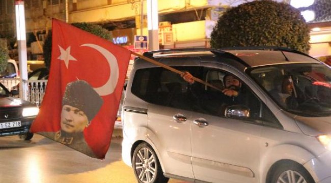 Niğde'de İstiklal Marşlı ve konvoylu 23 Nisan coşkusu