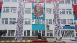 Ordu'da evdeki çocukların kutlamaları poster oldu