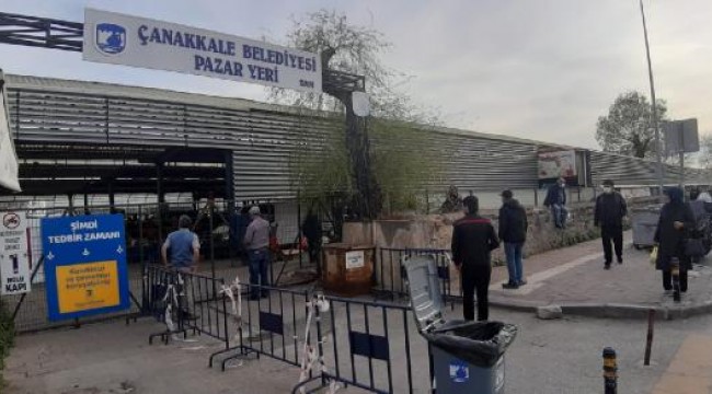 Pazarda kapılar kapanınca mahsur kalanlar, duvardan atladı