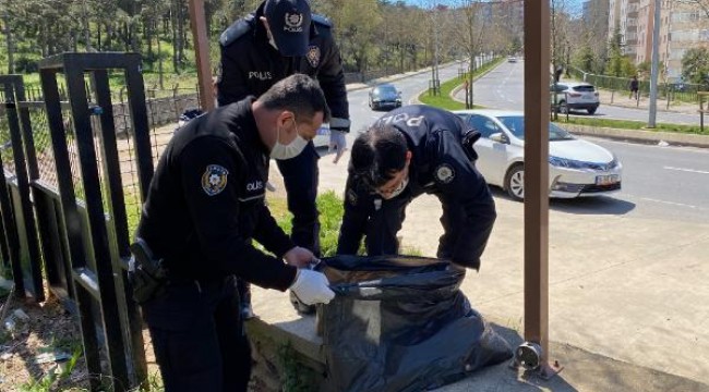 Polis kumanyalarını köpeklerle paylaştı