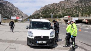 Pozantı'da giriş ve çıkışlar polis kontrolünde