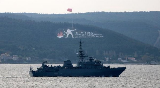 Rus keşif gemisi 'Ivan Khurs' Çanakkale Boğazı'ndan geçti