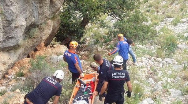 Sarp arazide düşüp bacağını kırdı, 3 saatte kurtarıldı