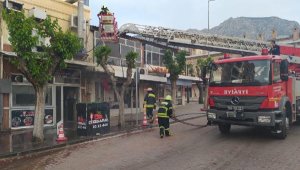 Şehzadeler'de et restoranında yangın