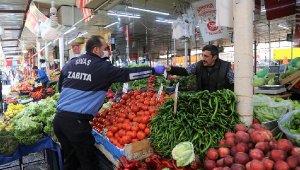 Sivas'ta, belediyeden maske dağıtımı