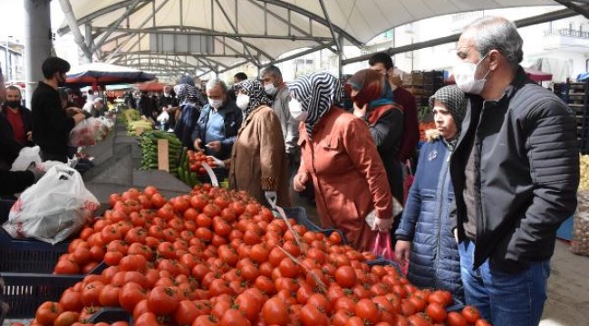 Sivas'ta, ramazanın ilk günü pazarlarda yoğunluk