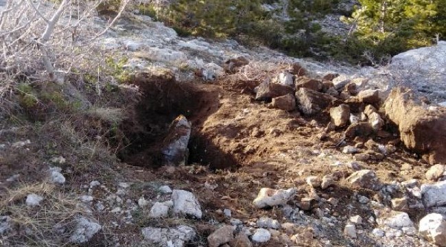 Yasağı ihlal edip, kaçak kazı yapan baba ve oğluna suçüstü