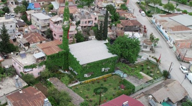 Yeşil cami, ziyaretçilerine kavuşacağı günü bekliyor