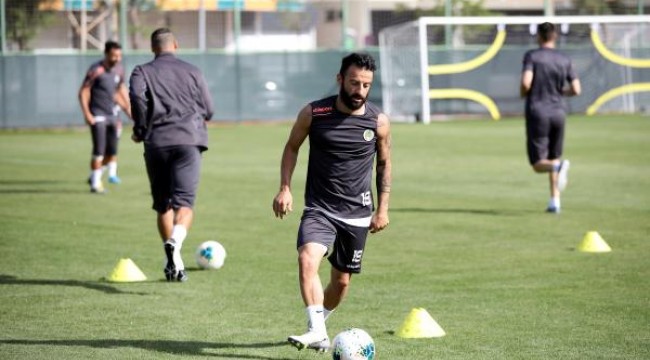 Alanyaspor'da hazırlıklar 2 grup halinde sürüyor