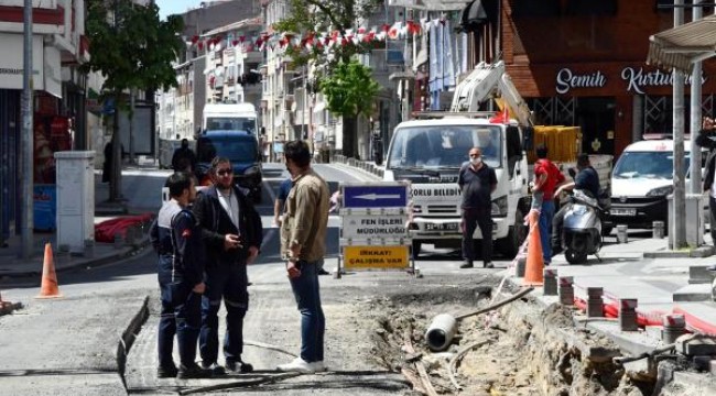 Çorlu'da yol çalışmasında doğal gaz borusu patladı