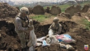 PKK'lıların Faraşin Yaylası'nda toprağa gömdüğü silahlar ele geçirildi