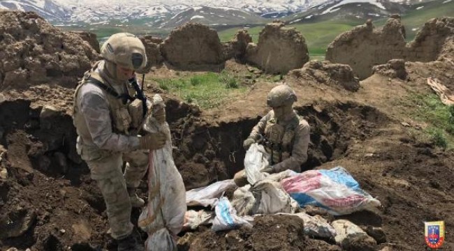 PKK'lıların Faraşin Yaylası'nda toprağa gömdüğü silahlar ele geçirildi