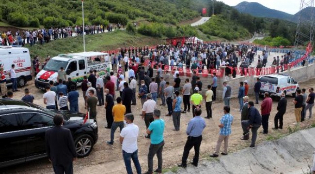 Şehit Uzman Çavuş Bora, gözyaşlarıyla son yolculuğuna uğurlandı