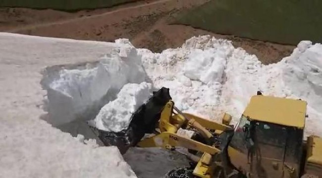 Trabzon'da kardan kapalı yayla yolları açılıyor