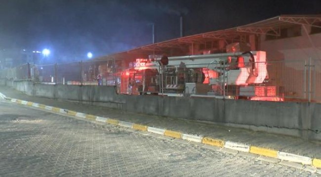 Tuzla'da fabrikada yangın: 1 işçi dumandan etkilendi