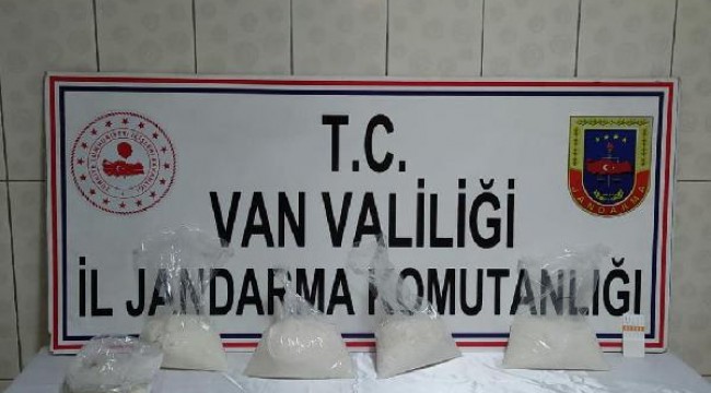 5 kilo uyuşturucu ile yakalanan 2 kişiye gözaltı