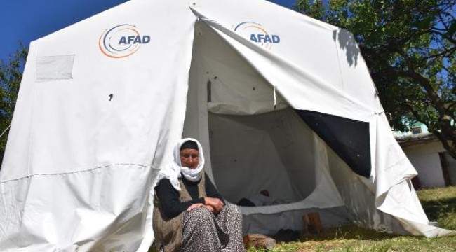 Malatyalılar, deprem çadırlarına döndü