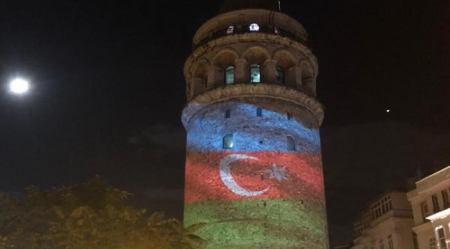 Azerbaycan Bayrağı Galata Kulesi'ne yansıtıldı