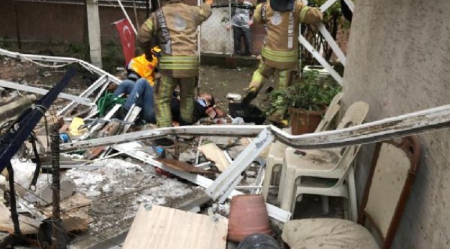 Avcılar'da balkon çöktü : 2 yaralı