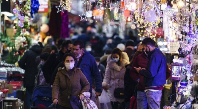 Fotoğraflar Eminönü'nde yılbaşı alışverişi