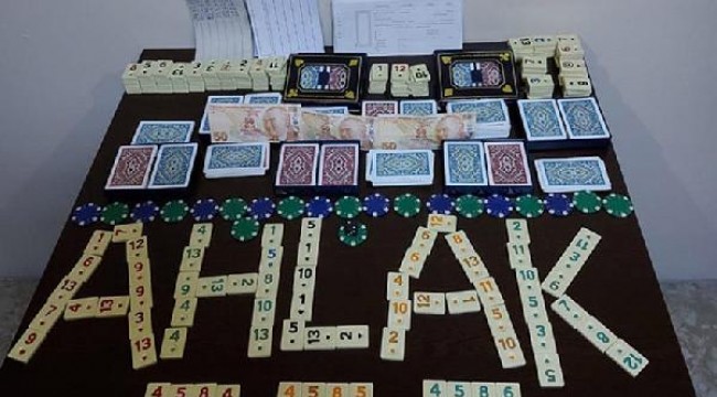 Kumarhaneye çevrilen 2 evde, 29 kişiye 114 bin lira ceza