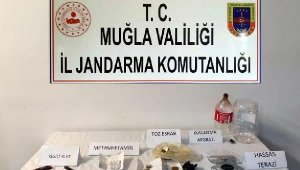 Pansiyonda uyuşturucu ile yakalanan 4 kişiye gözaltı